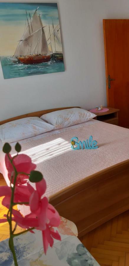 Apartman Lorena Stari Grad  Eksteriør bilde