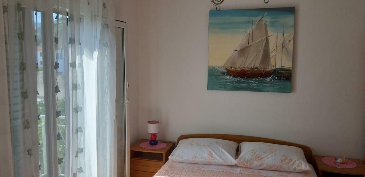 Apartman Lorena Stari Grad  Eksteriør bilde